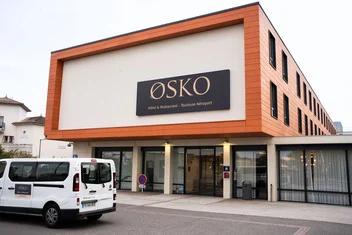 exterior view of OSKO Hotel and restaurant near Toulouse-Blagnac Airport