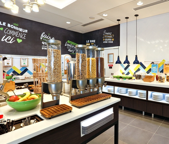 Restaurant at OSKO Hotel near Toulouse-Blagnac Airport