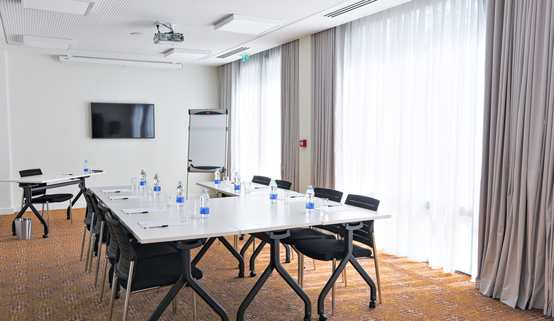 Modern meeting room for hire at OSKO Hotel Toulouse-Blagnac Airport